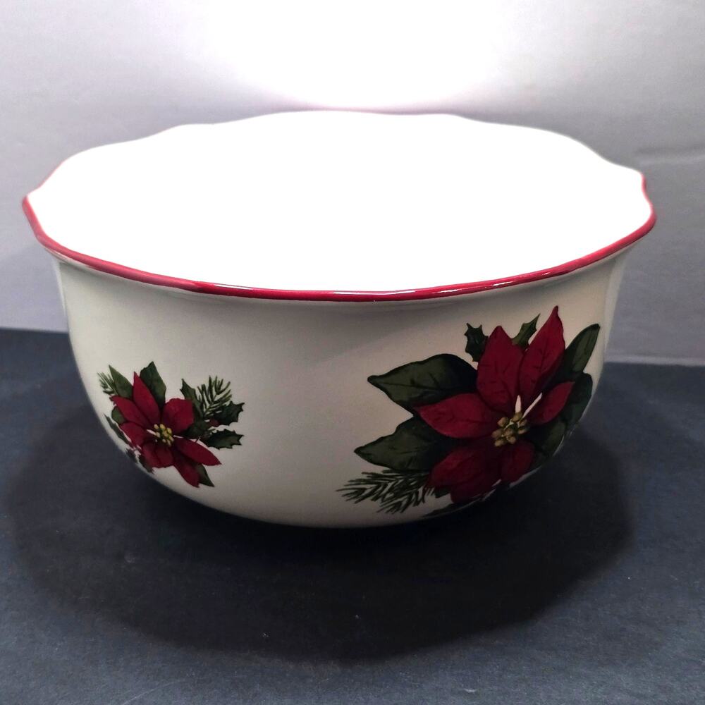 Better Homes & Gardens Holiday 2009 Limited Edition 8” Serving Bowl Poinsettia